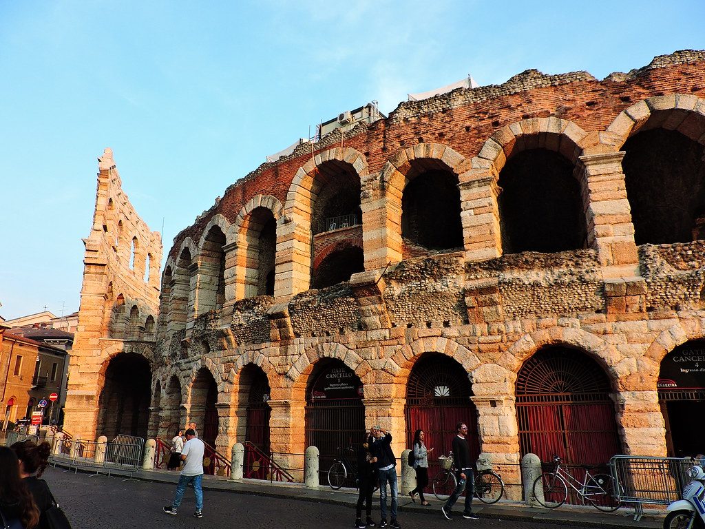 parcheggio vicino l'Arena di Verona