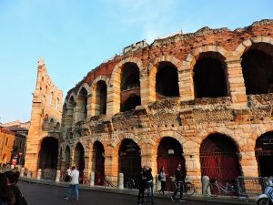parcheggio vicino l'Arena di Verona
